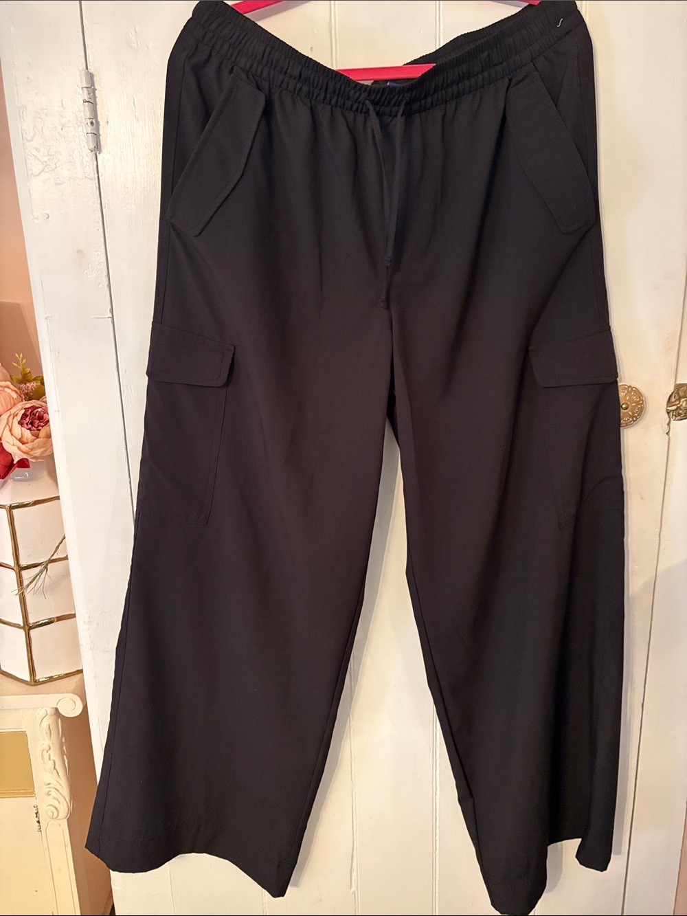 Old Navy Women’s Black Cargo Pants-Comfortable Elastic Drawstring Waist NWOT L